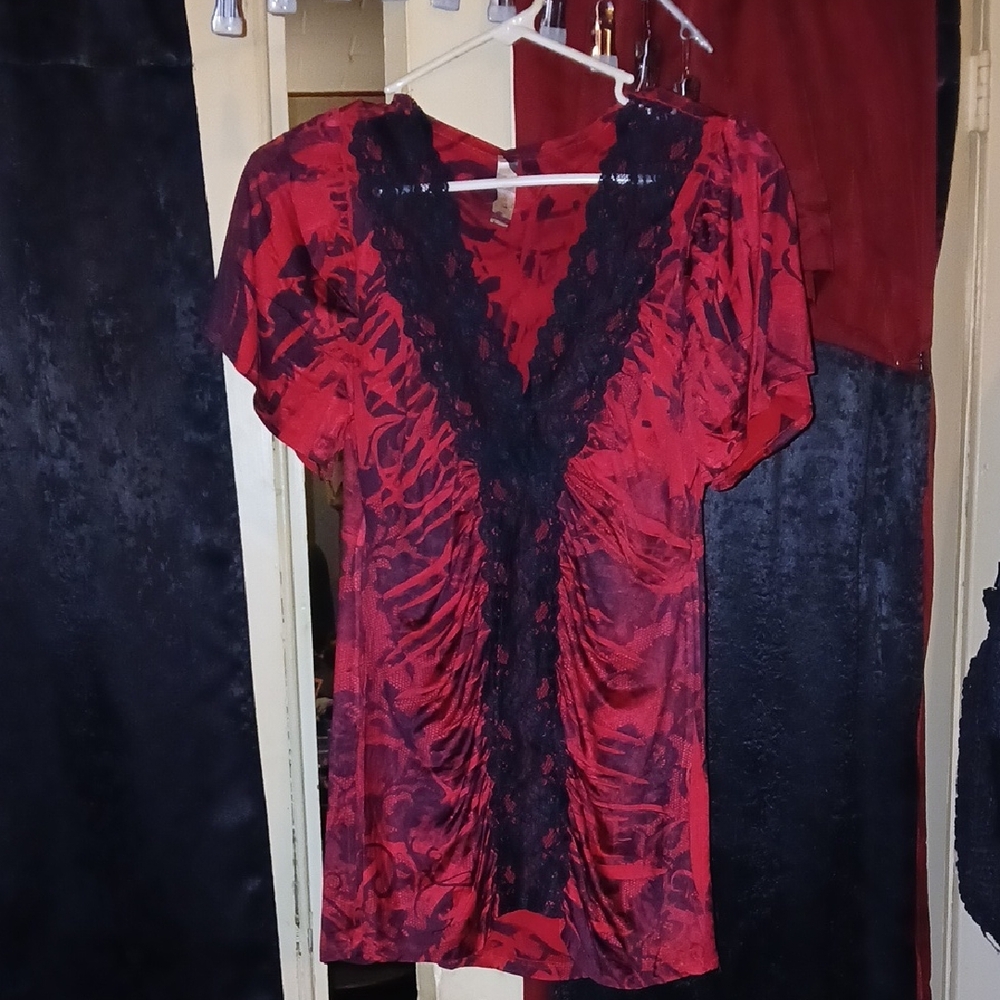 Chic Red and Black Lace Women's Blouse